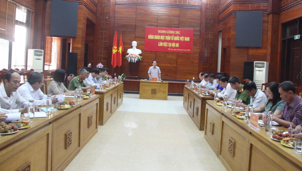 Quang cảnh buổi làm việc.