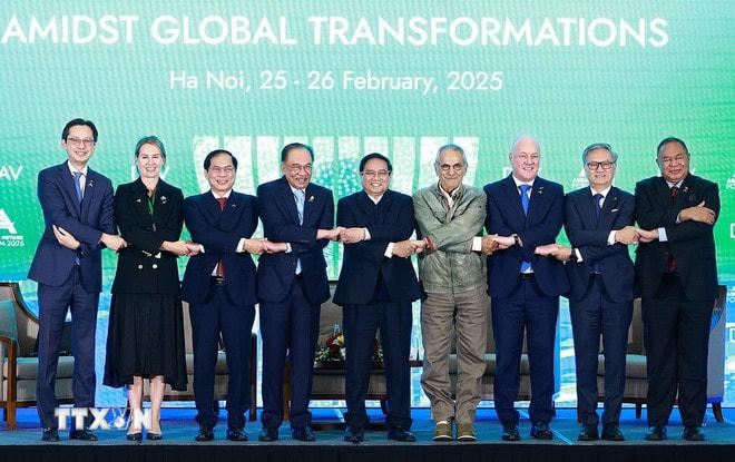 Thủ tướng Phạm Minh Chính và Thủ tướng Malaysia Anwar bin Ibrahim, Thủ tướng New Zealand Christopher Luxon, Tổng thống Timor-Leste Jose Ramos-Horta và các trưởng đoàn tham dự Phiên toàn thể. (Ảnh: Dương Giang/TTXVN) ttxvn-dien-dan-asean-10.jpg