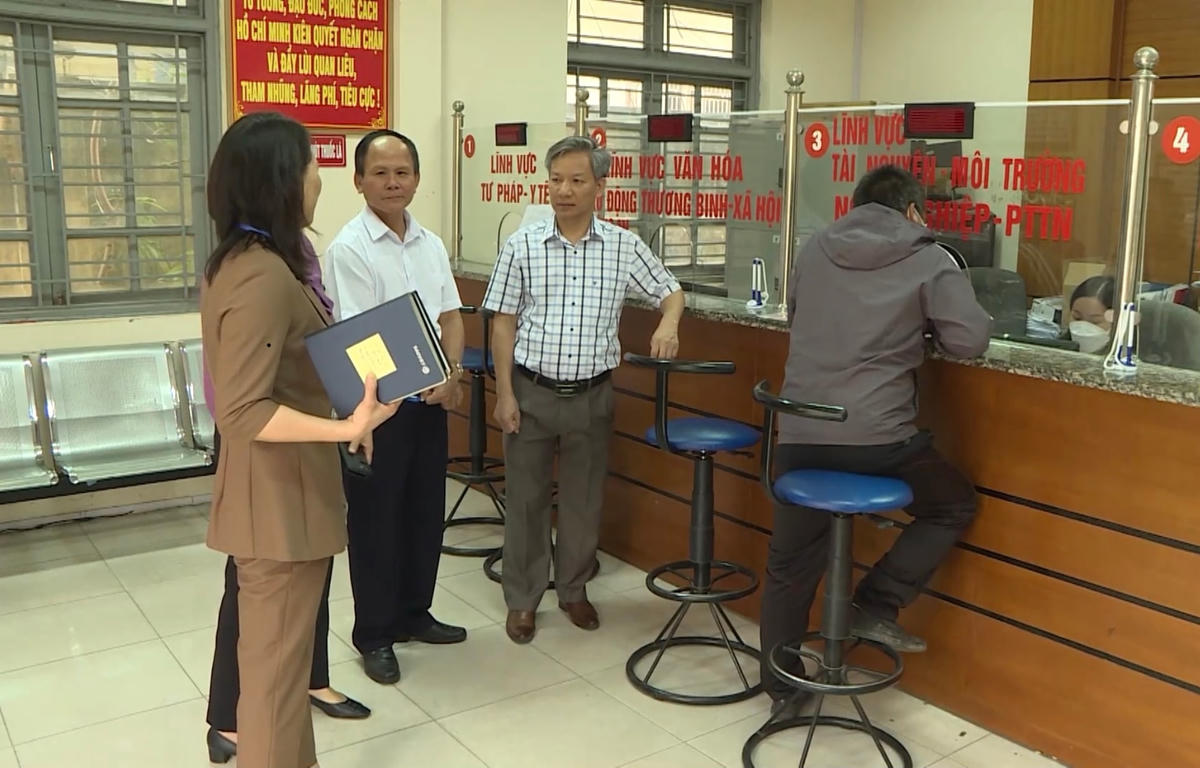 Ủy ban MTTQ tỉnh Hải Dương giám sát công tác cải cách hành chính đối với người đứng đầu chính quyền và các sở, ngành. Ảnh: Thành Nam .