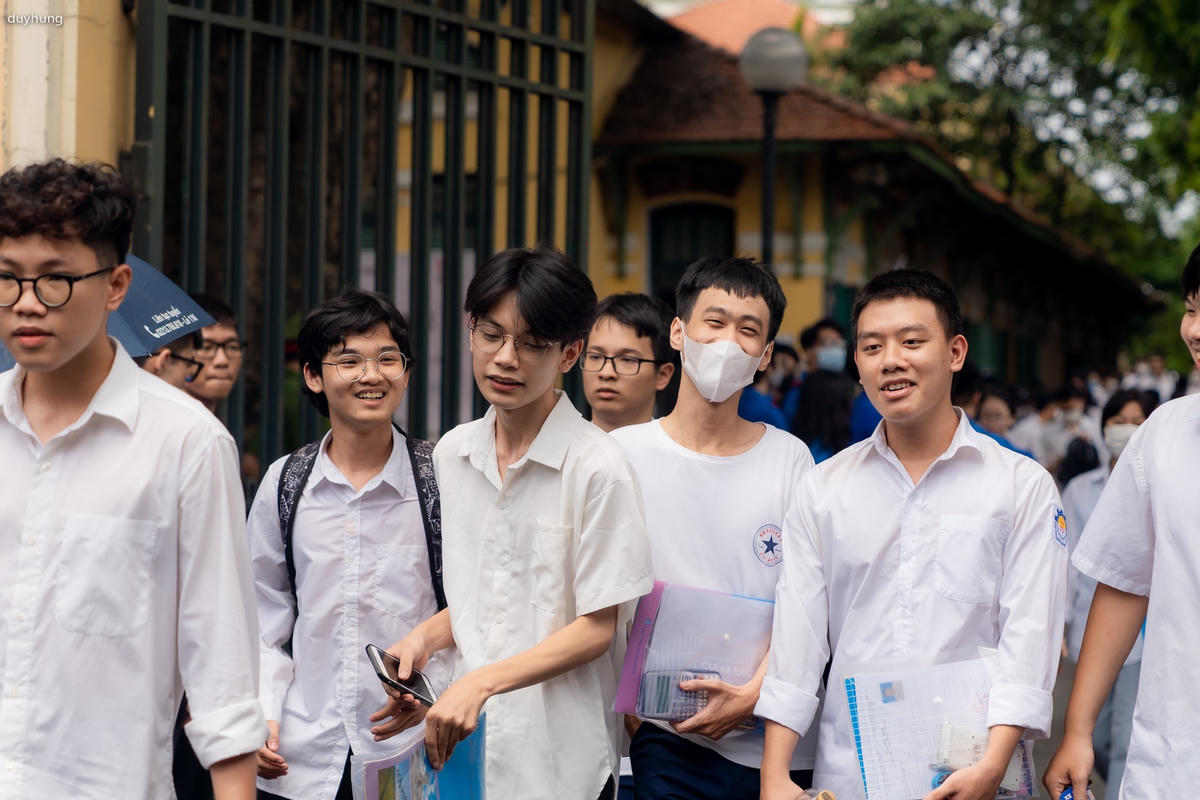 Nụ cười nở trên môi các bạn thí sinh. Ảnh: Duy Hưng.  