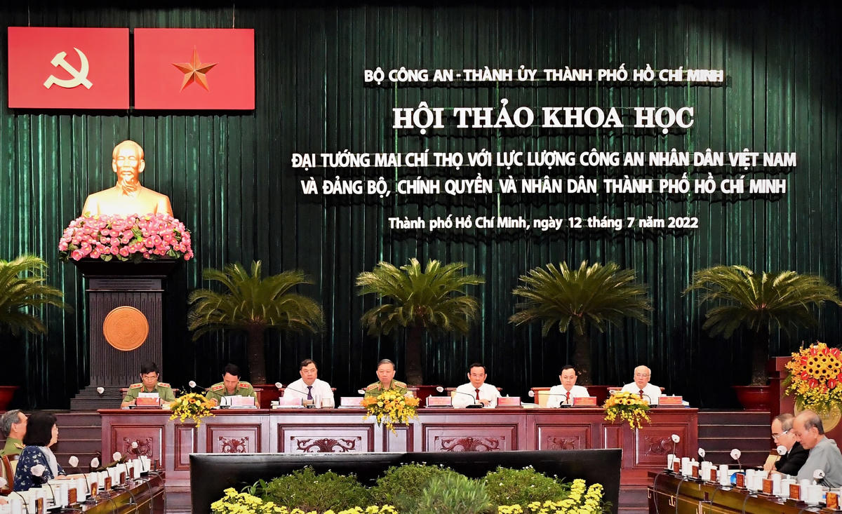 Quang cảnh hội thảo khoa học. 