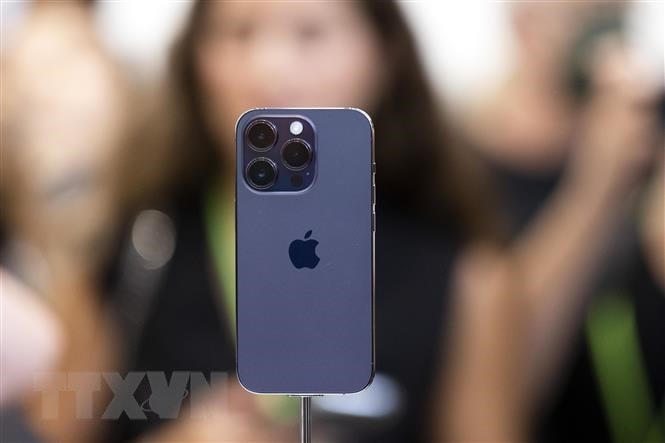 Điện thoại iPhone 14 Pro của Apple được giới thiệu tại Cupertino, California, Mỹ. (Ảnh: AFP/TTXVN).