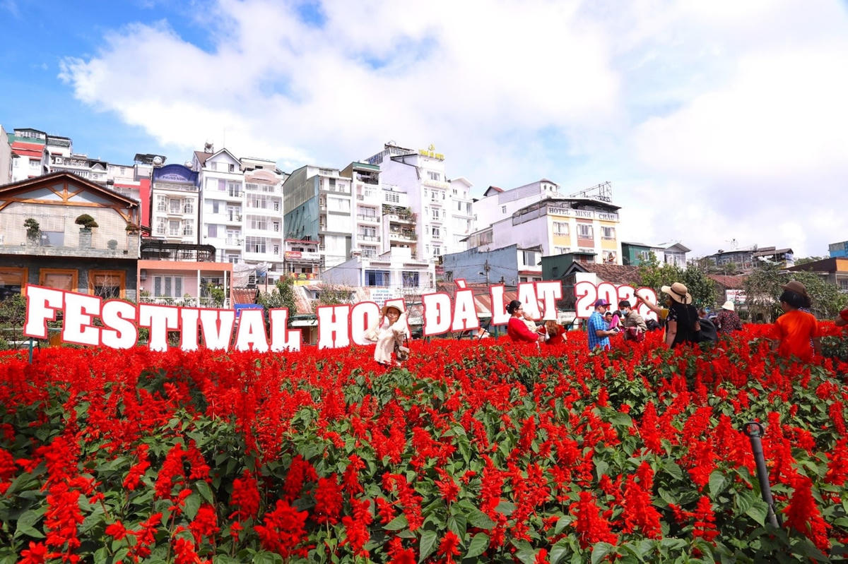Thời tiết đẹp ủng hộ cho Festival Hoa Đà Lạt 2022. Ảnh: Anh Thiệp.