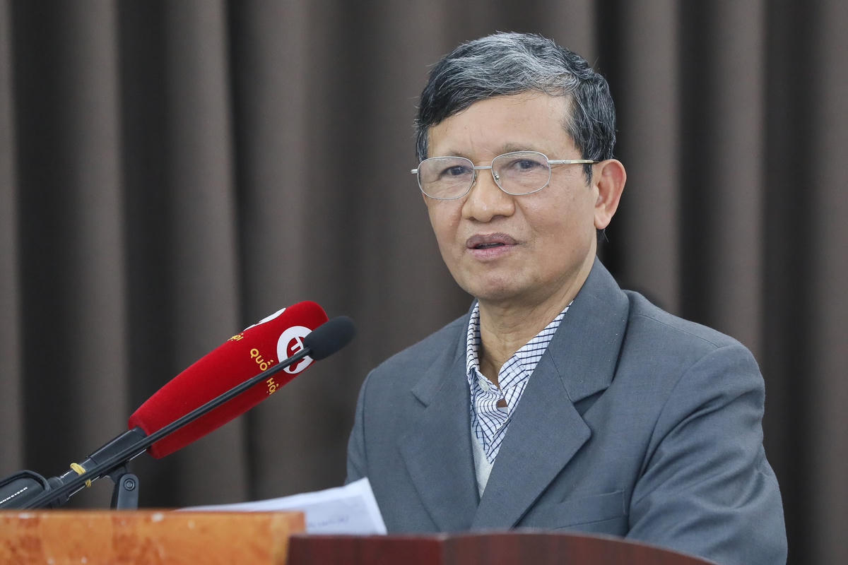 Ông Đặng Đình Luyến, nguyên Phó Chủ nhiệm Ủy ban Pháp luật của Quốc hội phát biểu. Ảnh: Quang Vinh.