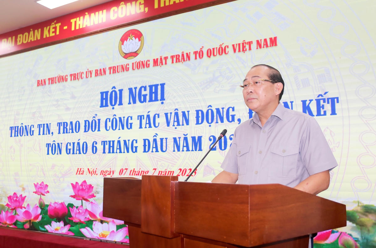 Phó Chủ tịch UBTƯ MTTQ Việt Nam Hoàng Công Thủy phát biểu tại Hội nghị.