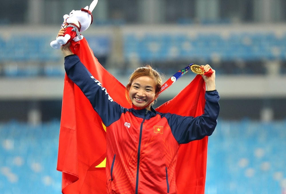 VĐV Nguyễn Thị Oanh xuất sắc giành 4 HCV tại SEA Games 32.  