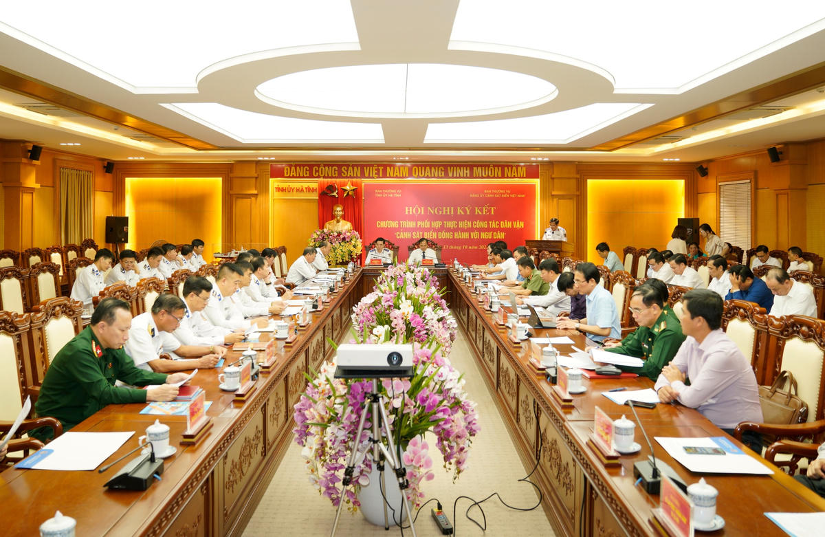 Toàn cảnh hội nghị.