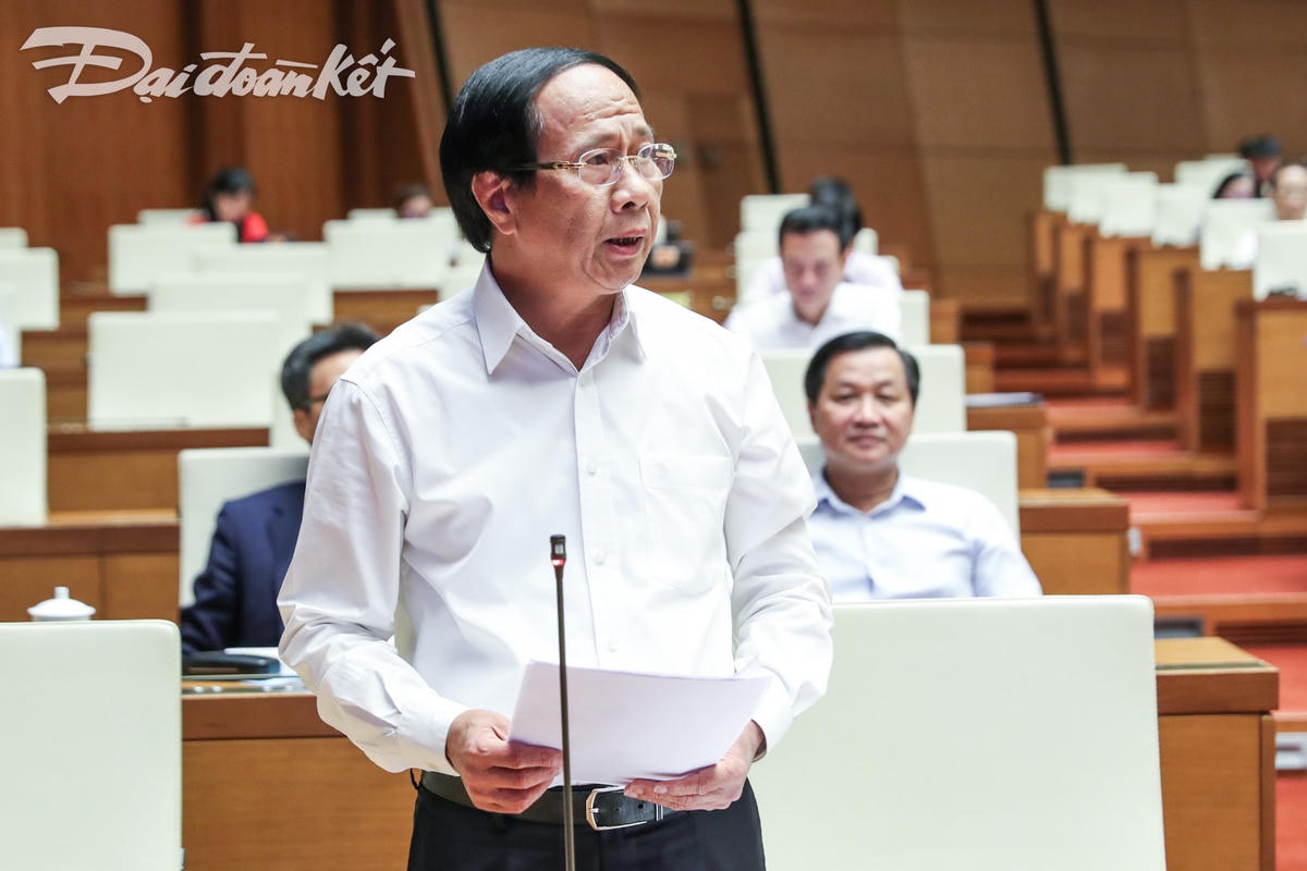 Phó Thủ tướng Lê Văn Thành giải trình chiều 9/6. Ảnh: Quang Vinh.