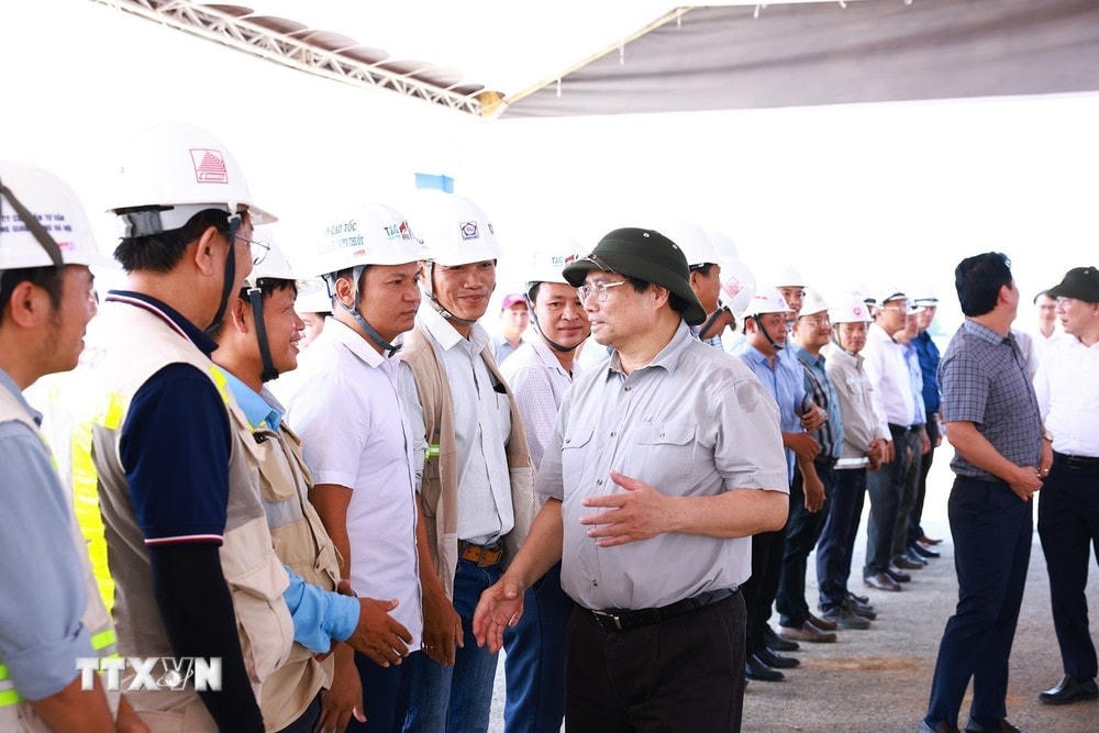 ttxvn_thu tuong kiem tra du an trong diem (5).jpg