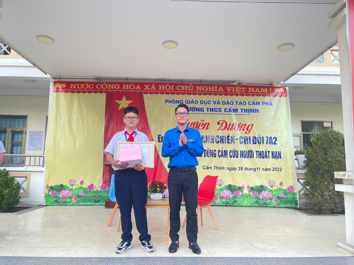 Chủ tịch nước gửi Thư khen học sinh lớp 7 cứu người ở Quảng Ninh