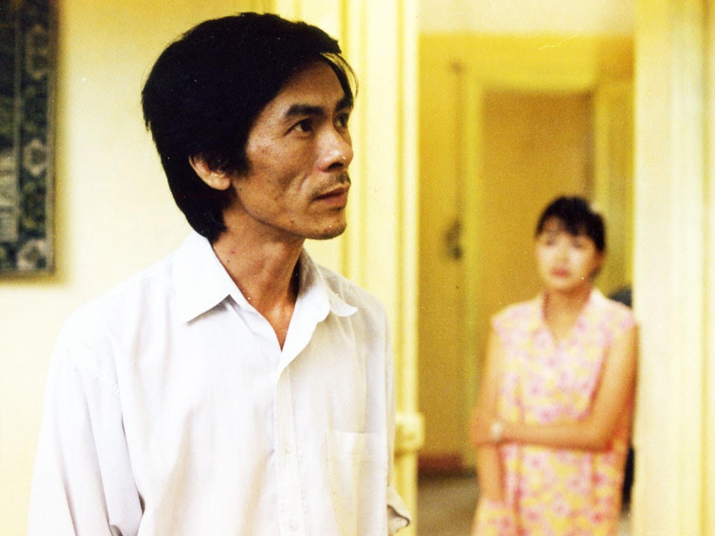 Đóng khá nhiều phim từ thập niên 80 - 90, NSND Bùi Bài Bình nổi tiếng với vai Hòa trong phim "Mùa ổi".