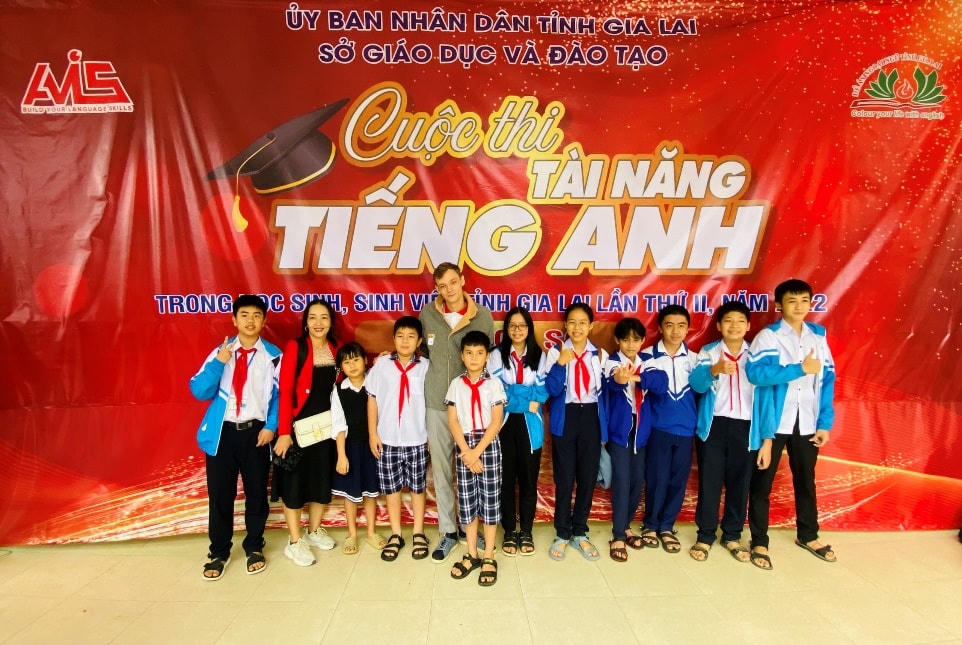 Học sinh tham gia Cuộc thi Tài năng Tiếng Anh năm 2022.