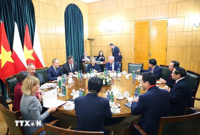 Thủ tướng Phạm Minh Chính hội đàm với Thủ tướng Cộng hòa Ba Lan Donald Tusk. (Ảnh: Dương Giang/TTXVN) ttxvn-thu-tuong-pham-minh-chinh-hoi-dam-voi-thu-tuong-cong-hoa-ba-lan-16-2.jpg