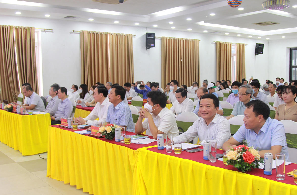 Đại diện Tỉnh ủy, UBND, Ủy ban MTTQ Việt Nam tỉnh Hà Tĩnh tham dự hội nghị.