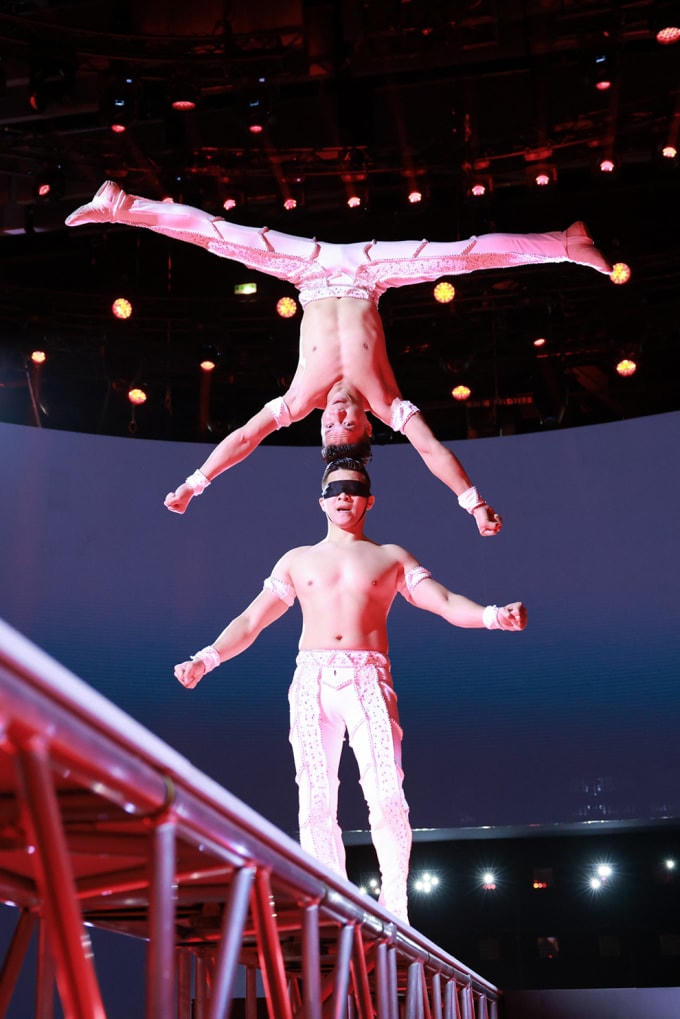 Đây được xem là dấu mốc kỷ lục cuối cùng trong sự nghiệp của cặp nghệ sĩ xiếc. 