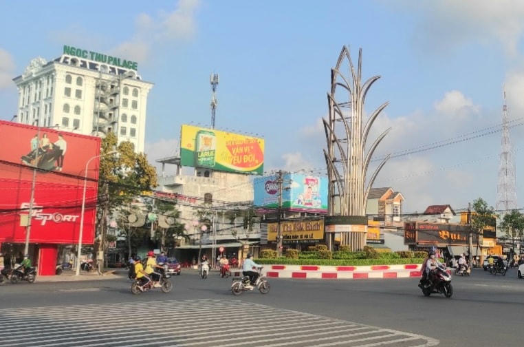 Tỉnh Sóc Trăng yêu cầu những trường hợp đi ngoài tỉnh trở về thì tự thực hiện test nhanh Covid-19 để đảm bảo an toàn trước khi vào cơ quan làm việc.
