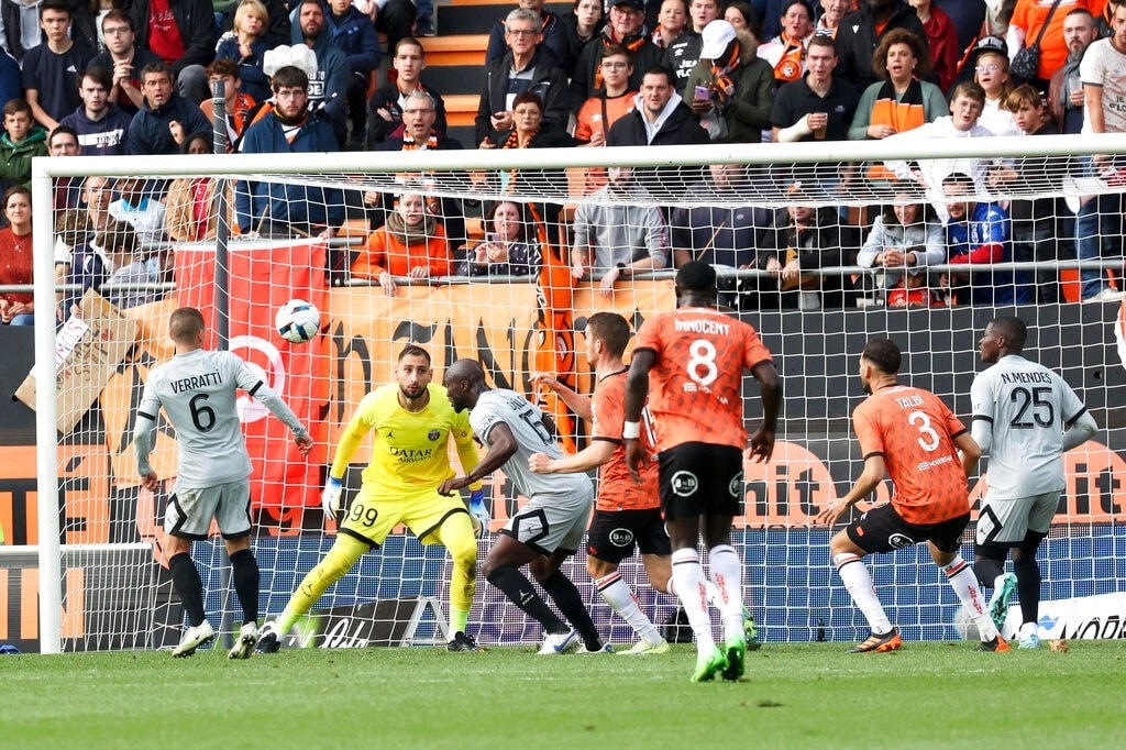   Lorient có bàn gỡ hòa 1-1 ở phút 53 (Ảnh: AP).