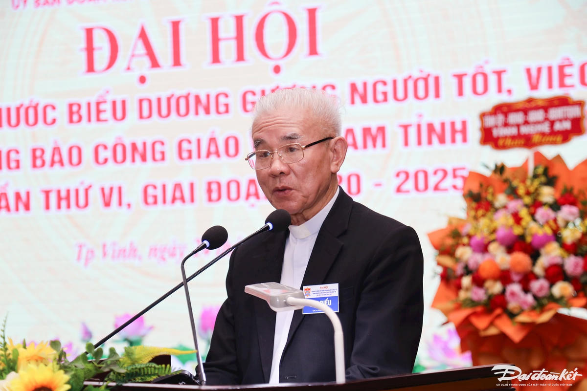 Linh mục Giuse Trần Xuân Mạnh, Chủ tịch Trung ương Ủy ban Đoàn kết Công giáo Việt Nam phát biểu tại Đại hội. Ảnh: ĐB