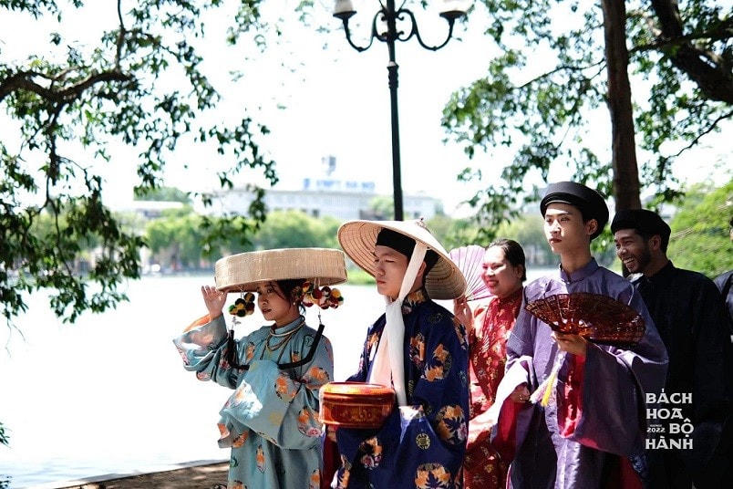 Chương trình “Bách hoa bộ hành”.