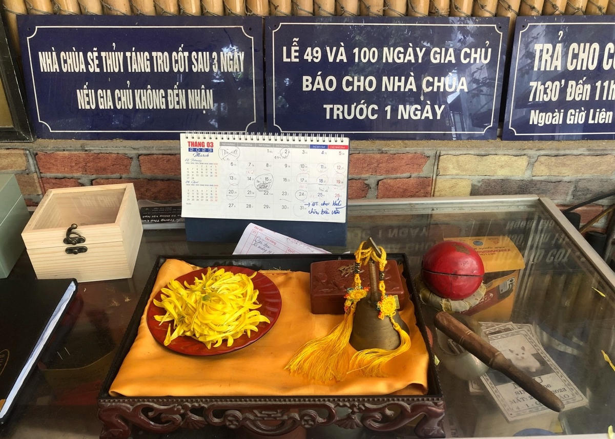 Bộ dụng cụ thực hiện lễ cầu siêu cho các thú cưng.