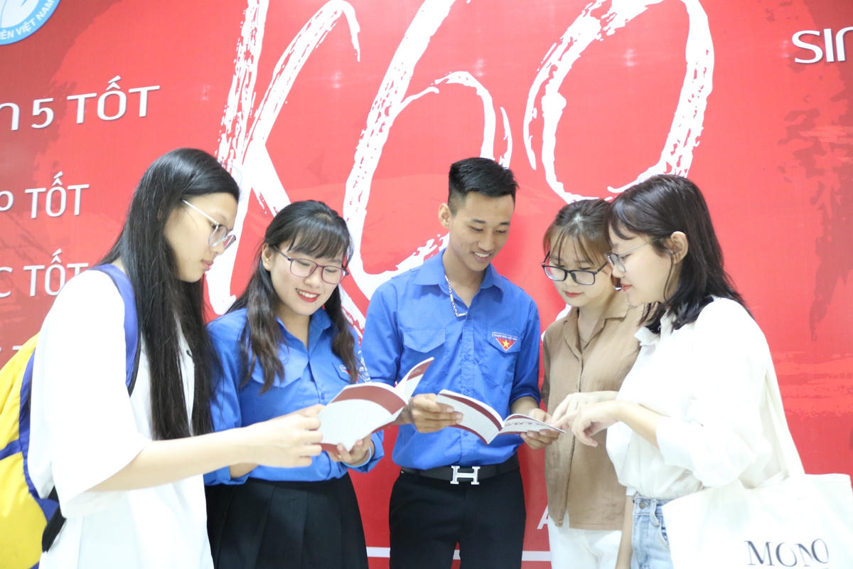 Sinh viên Trường Đại học Sư phạm Hà Nội.