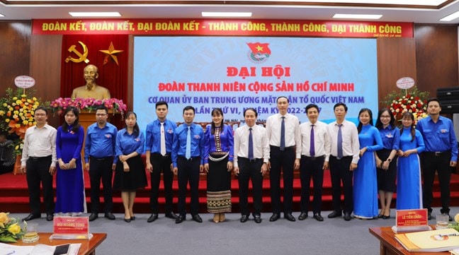  Đại biểu chụp ảnh lưu niệm tại Đại hội.