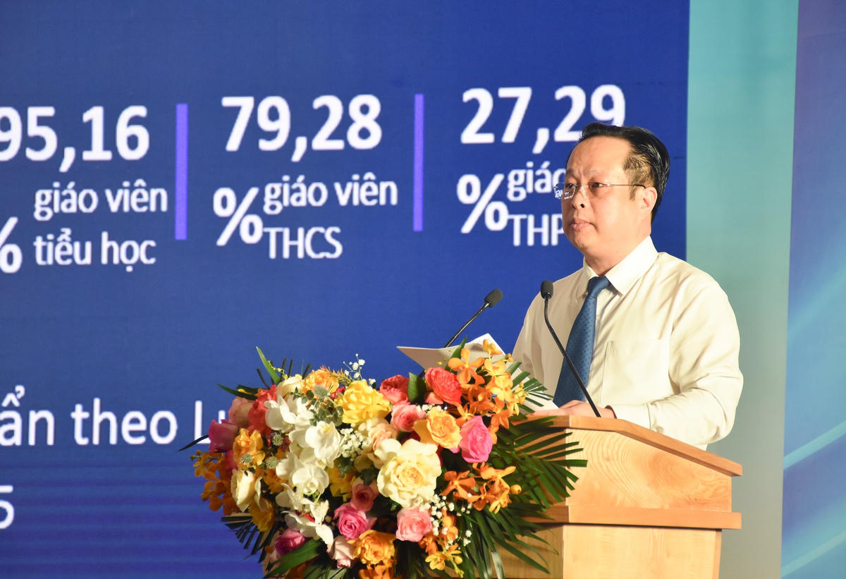 Giám đốc Sở GDĐT Hà Nội Trần Thế Cương phát biểu tại hội nghị.
