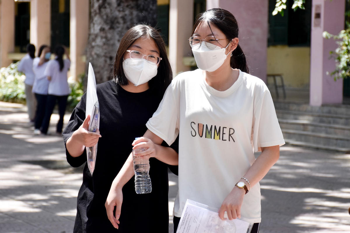 Học sinh dự thi vào lớp 10 công lập tại Hà Nội năm 2022.