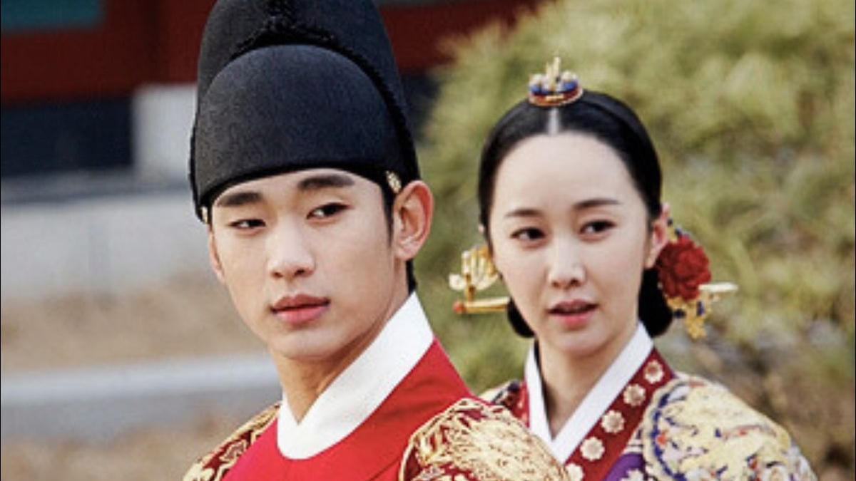 “Mặt trăng ôm mặt trời” là bom tấn cổ trang kinh điển của làng giải trí xứ Kim Chi.