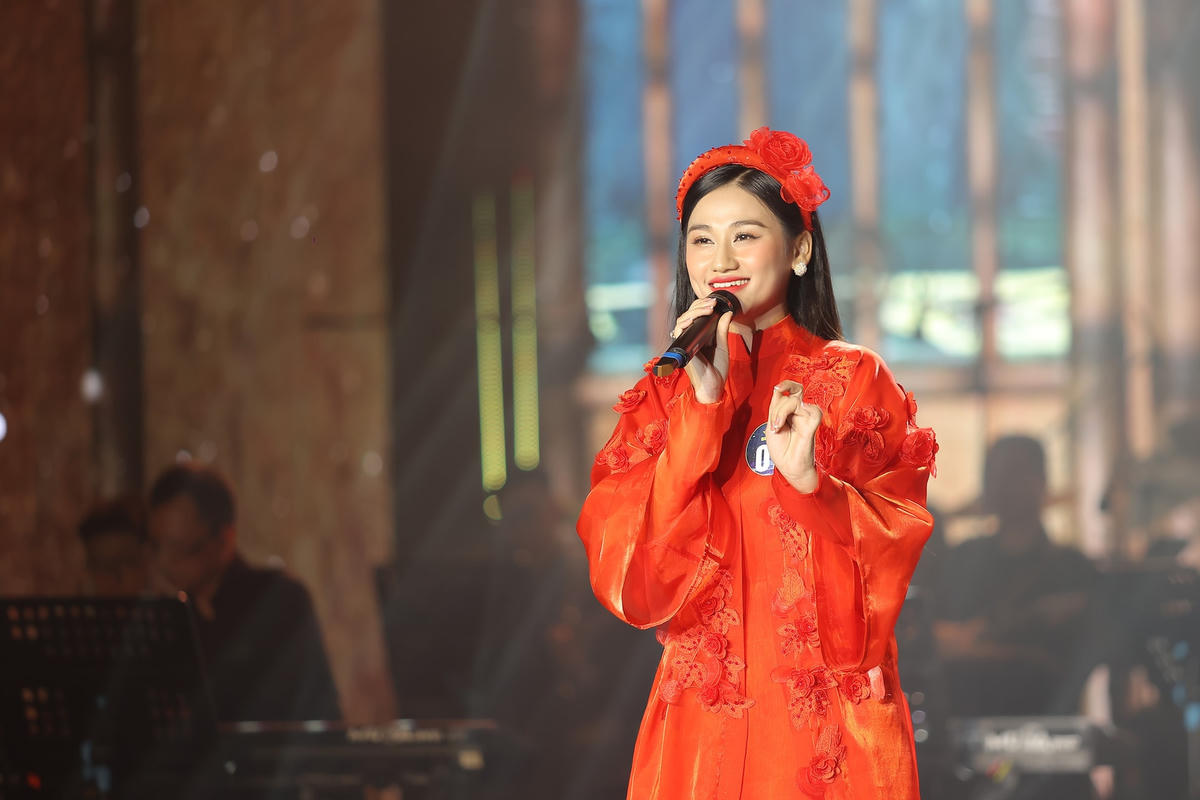 Thí sinh Minh Ngọc dẫn đầu dòng dân gian.