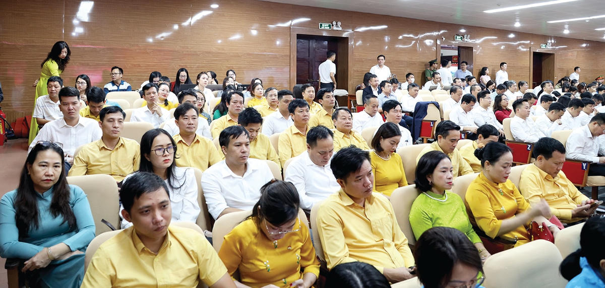 Đoàn cán bộ Uỷ ban MTTQ tỉnh Nghệ An tham dự Hội nghị. Ảnh Điền Bắc