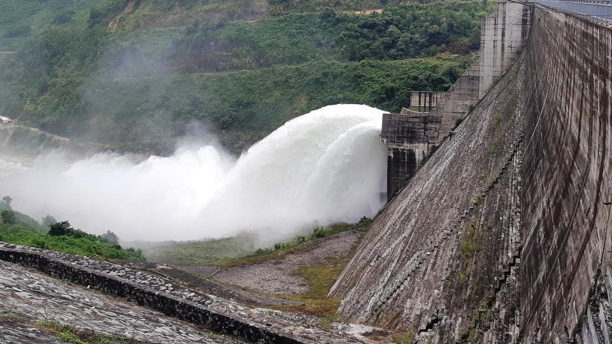 Một góc thủy điện ĐăkĐrinh. 