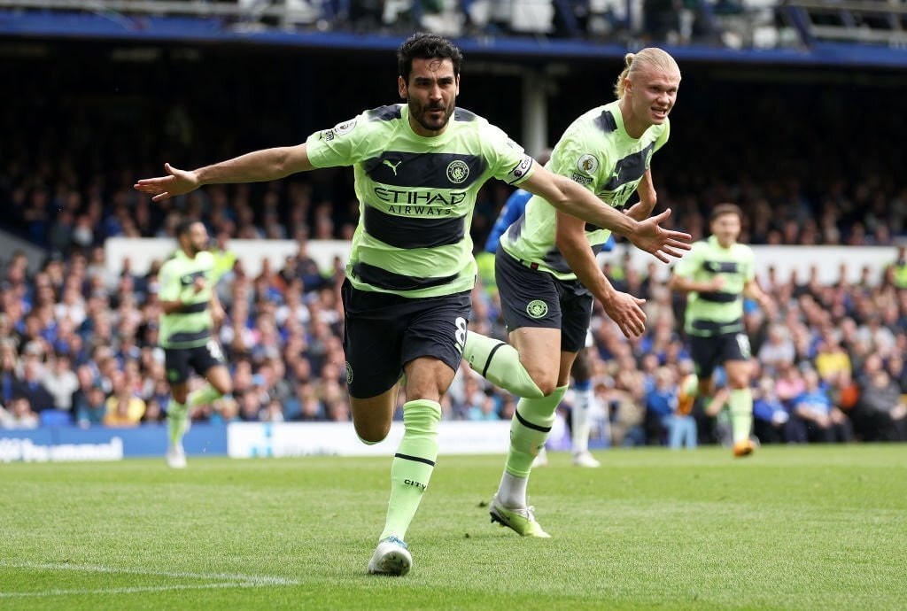 Gundogan ăn mừng sau khi ghi bàn vào lưới Everton (Ảnh: GI).