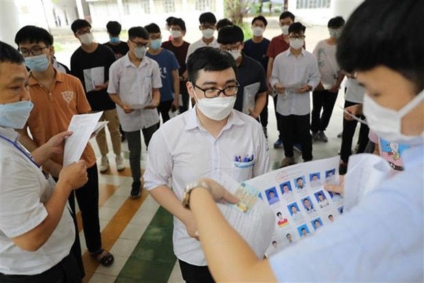 Thí sinh tham gia kỳ thi đánh giá tư duy của Trường Đại học Bách khoa Hà Nội năm 2022. Ảnh: TTXVN.
