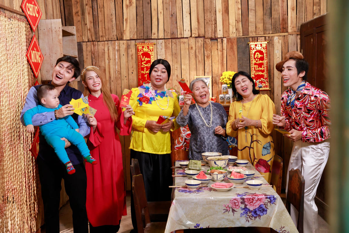 Phần 3 "Đường về nhà xa quá" quy tụ nhiều gương mặt quen thuộc.