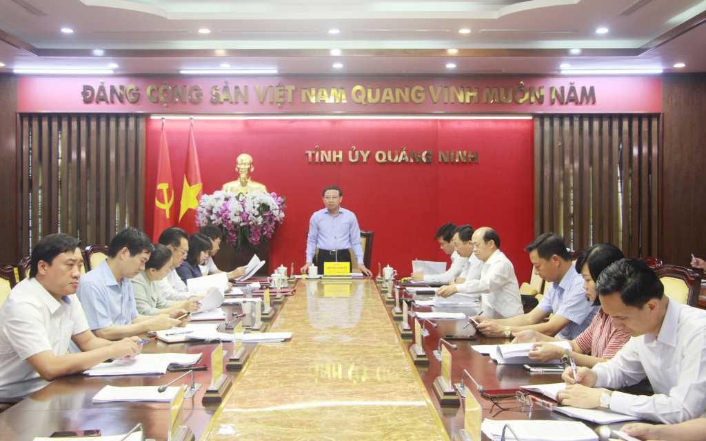 Quang cảnh cuộc họp giao ban Thường trực Tỉnh ủy Quảng Ninh.