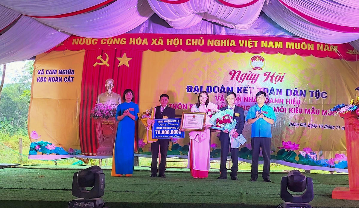 KDC Hoàn Cát được UBND huyện Cam Lộ công nhận đạt chuẩn NTM kiểu mẫu mức 2. Ảnh: NP.
