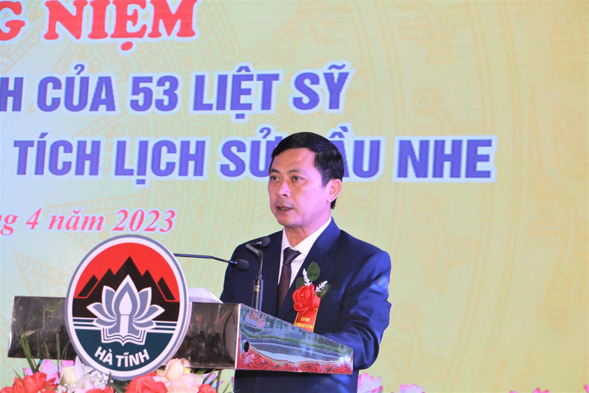 Phó Chủ tịch UBND tỉnh Hà Tĩnh Lê Ngọc Châu trình bày diễn văn Lễ tưởng niệm.