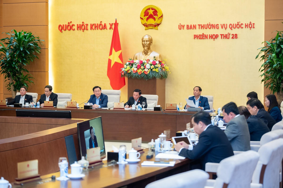 anh-bai-tren.jpg