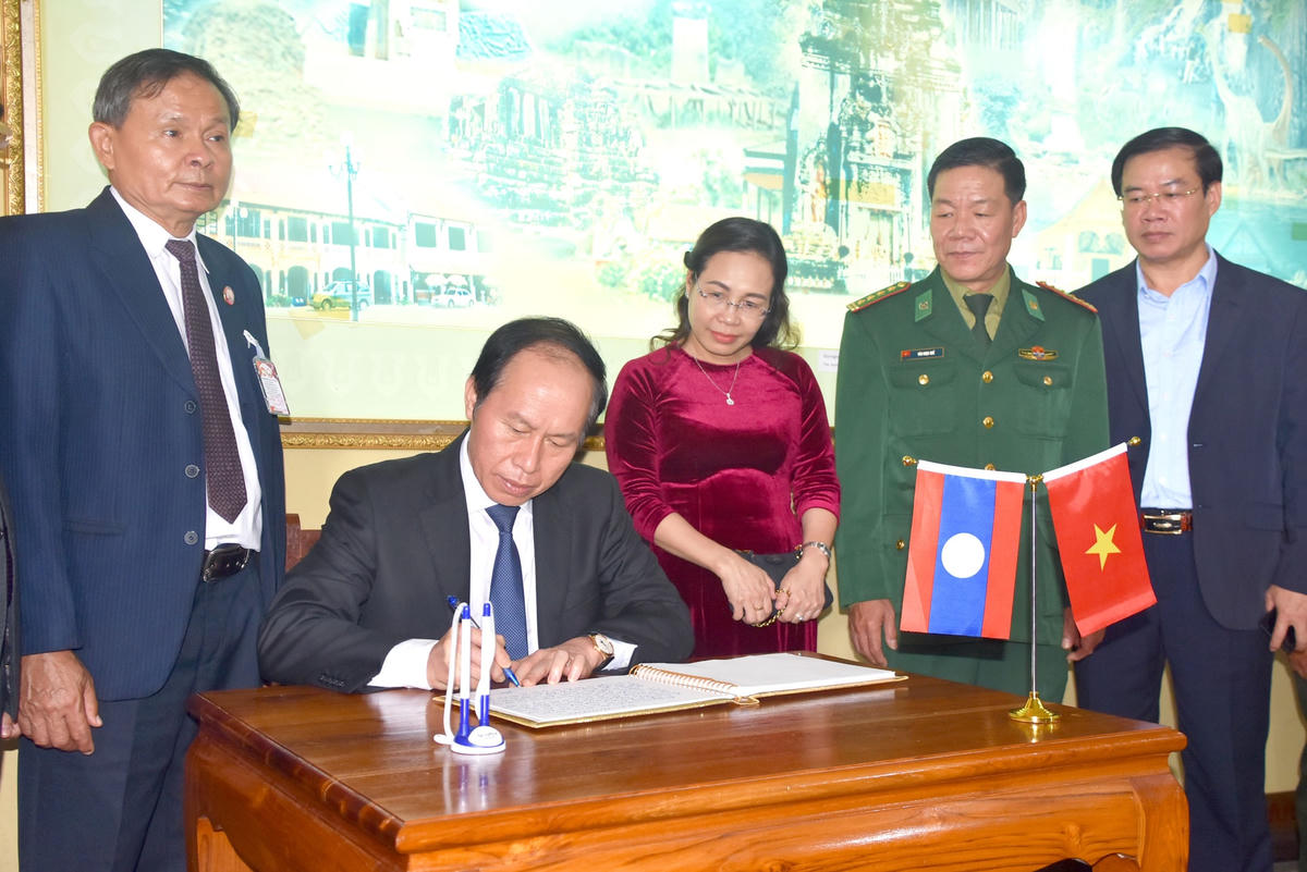 Vun đắp mối quan hệ thủy chung, trong sáng, đoàn kết đặc biệt Việt Nam - Lào