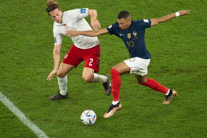Không thể cản Mbappe - ngôi sao trẻ sinh ra để phá những kỷ lục