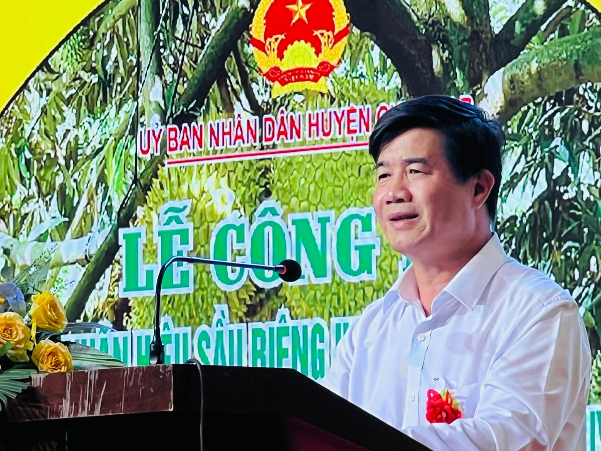 Ông Nguyễn Thiên Văn, Tỉnh ủy viên, Phó Chủ tịch UBND tỉnh phát biểu.