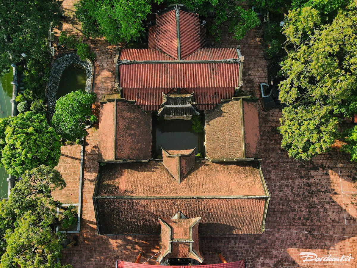 Vào thời Hậu Lê năm 1783, ngôi đền chính thức được xây dựng. Đến nay, trong các di tích thờ Hưng Đạo Đại Vương trên cả nước, đền Trần Thương là di tích tiêu biểu, có kiến trúc, quy mô lớn. Ảnh: Đình Minh