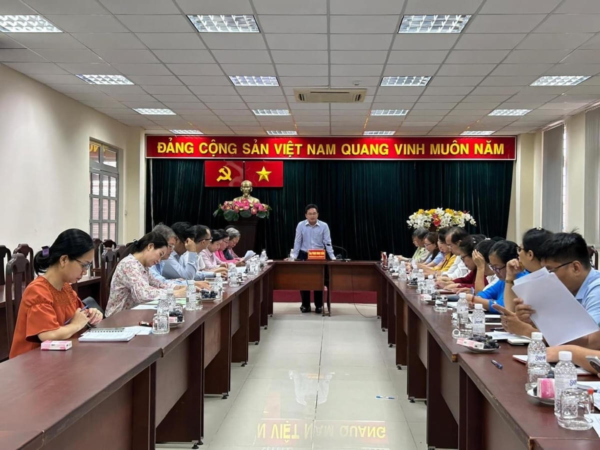 Đoàn khảo sát của Mặt trận TP HCM làm việc với quận Gò Vấp về công tác chuẩn bị cho năm học mới.