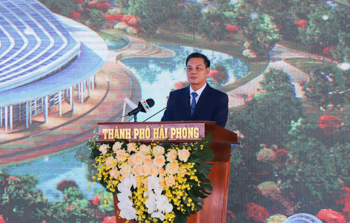 Chủ tịch UBND TP Hải Phòng Nguyễn Văn Tùng phát biểu tại lễ khởi công.