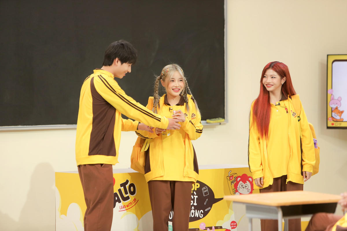 Lê Đức ngay lập tức bị thu hút bởi Luna. Ảnh: Perfect Universe.