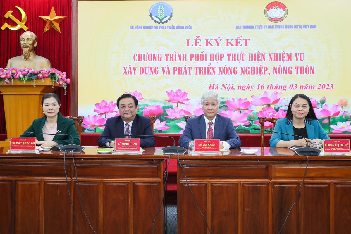 Chủ trì Lễ ký kết