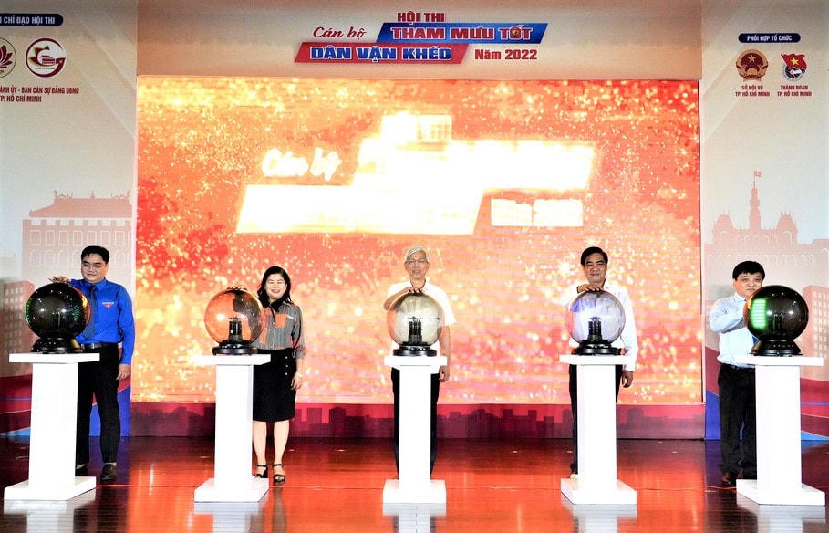 Quang cảnh khai mạc hội thi.