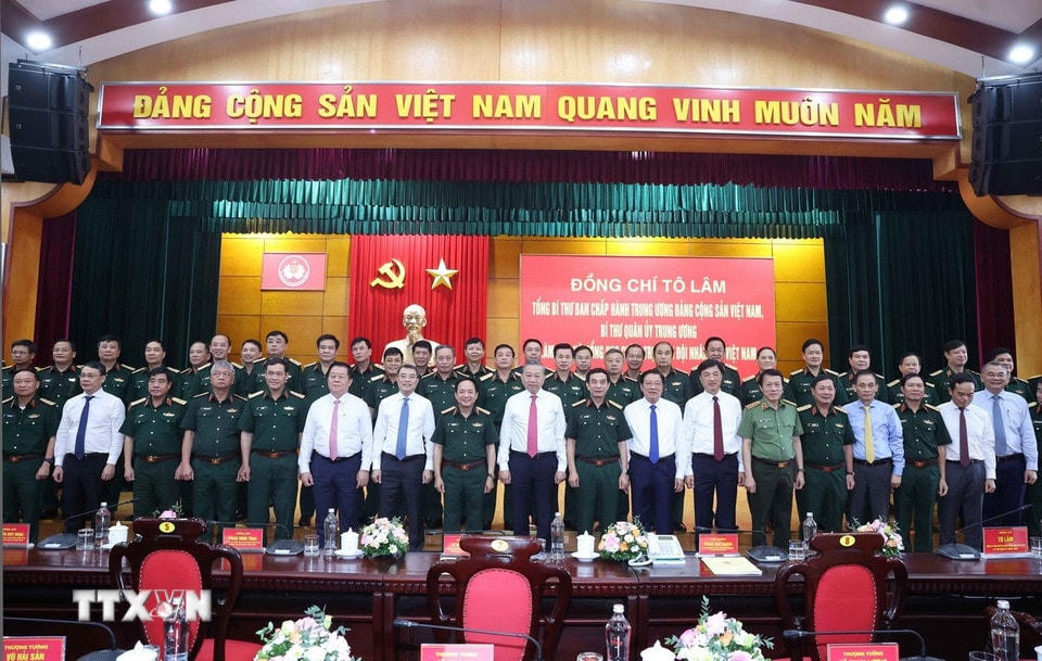 ttxvn-tong-bi-thu-to-lam-lam-viec-voi-tong-cuc-chinh-tri-quan-doi-nhan-dan-viet-nam-8166098-2.jpg