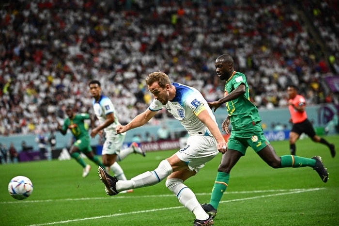 Kane ghi bàn nâng tỉ số lên 2-0.